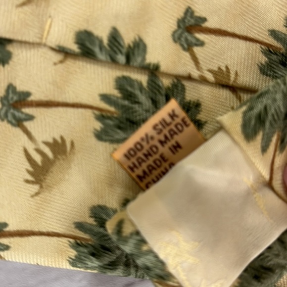 Tommy Bahama Palm Tree Print Silk Neck Tie - Picture 5 of 5